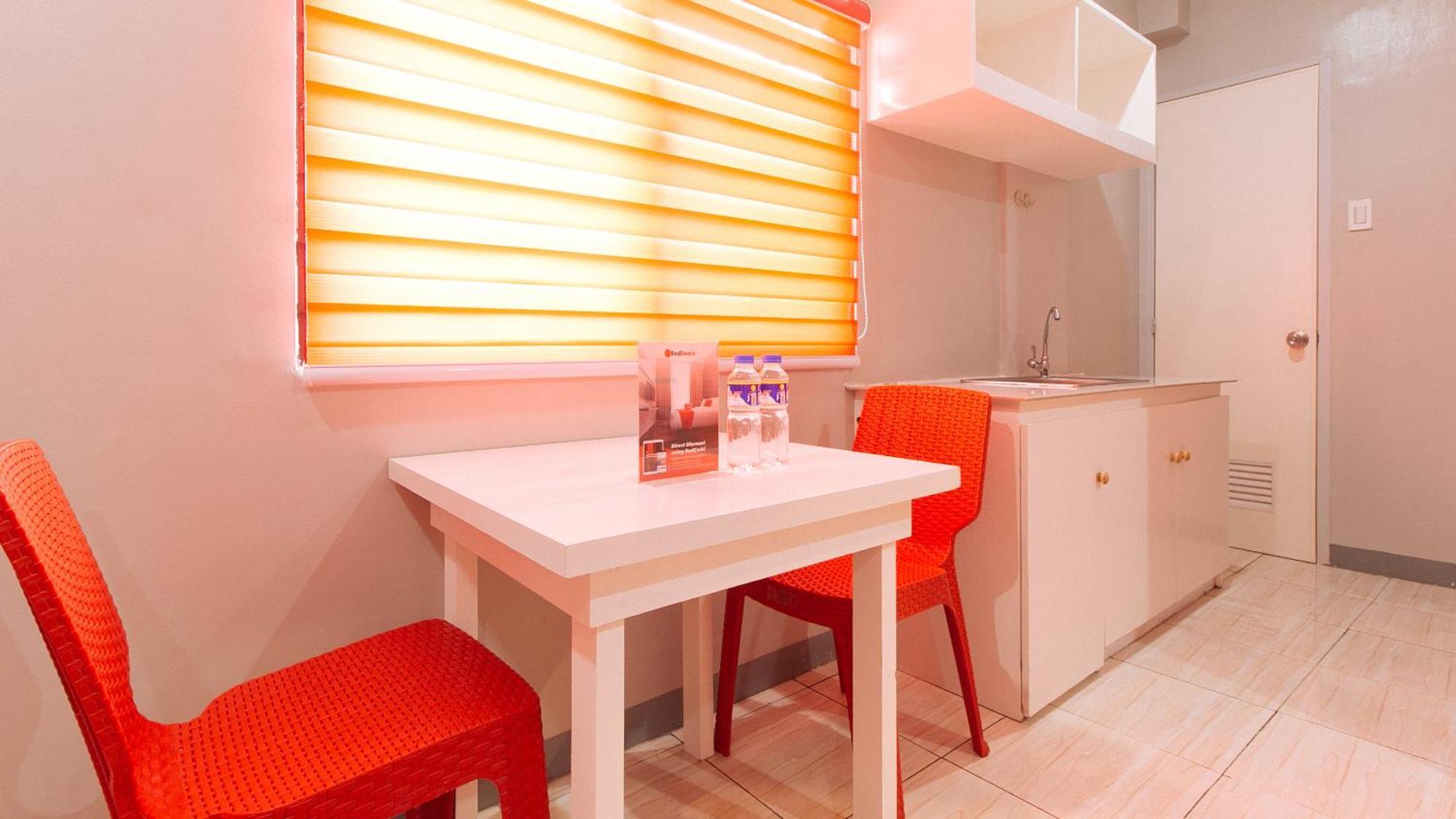 Reddoorz Near Christ The King Medical Center Hotel Las Piñas Exterior foto