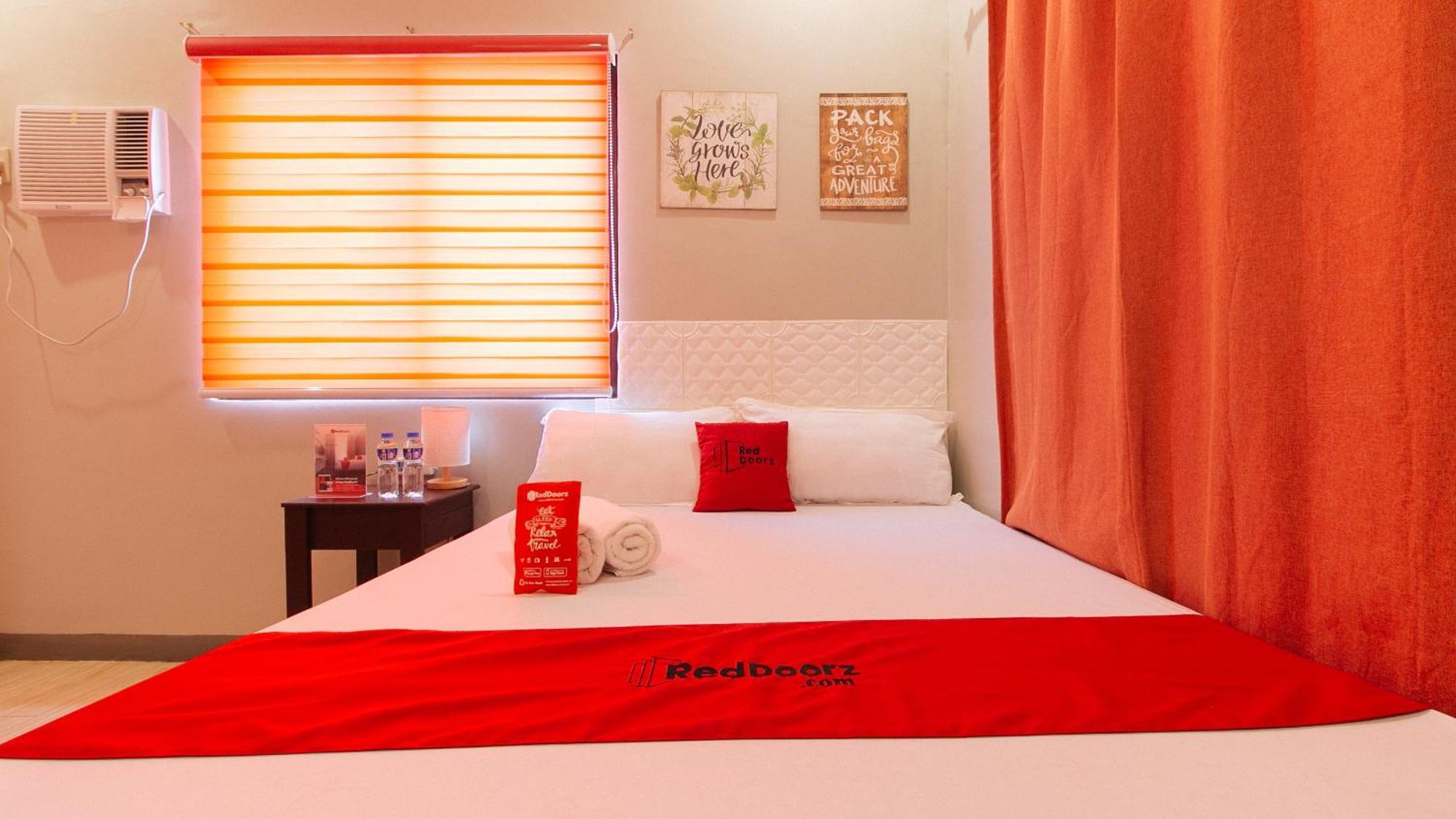 Reddoorz Near Christ The King Medical Center Hotel Las Piñas Exterior foto